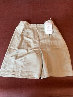 Women’s Light Sage High-Waist Tailored Shorts